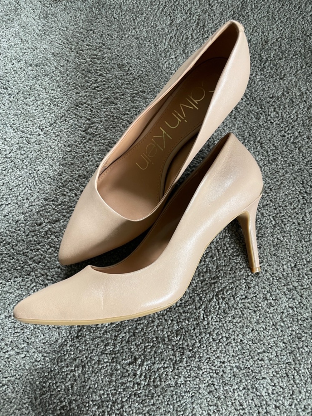 Calvin Klein 7.5 nude Leather Pointed-Toe Pumps